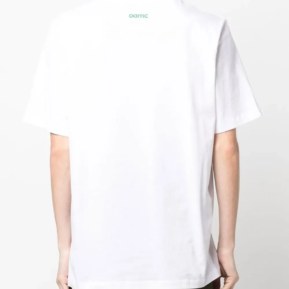 Футболка с логотипом