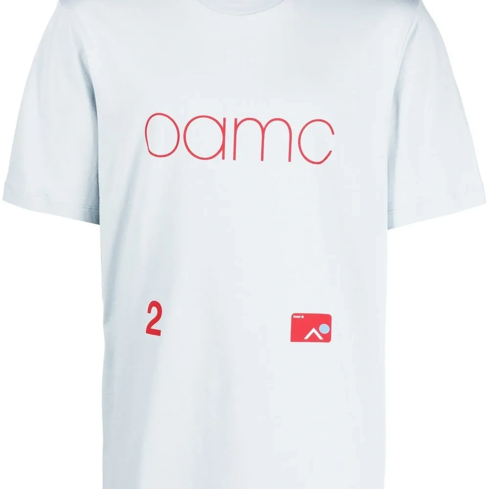 Футболка с логотипом