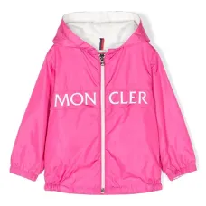 Куртка с капюшоном и логотипом