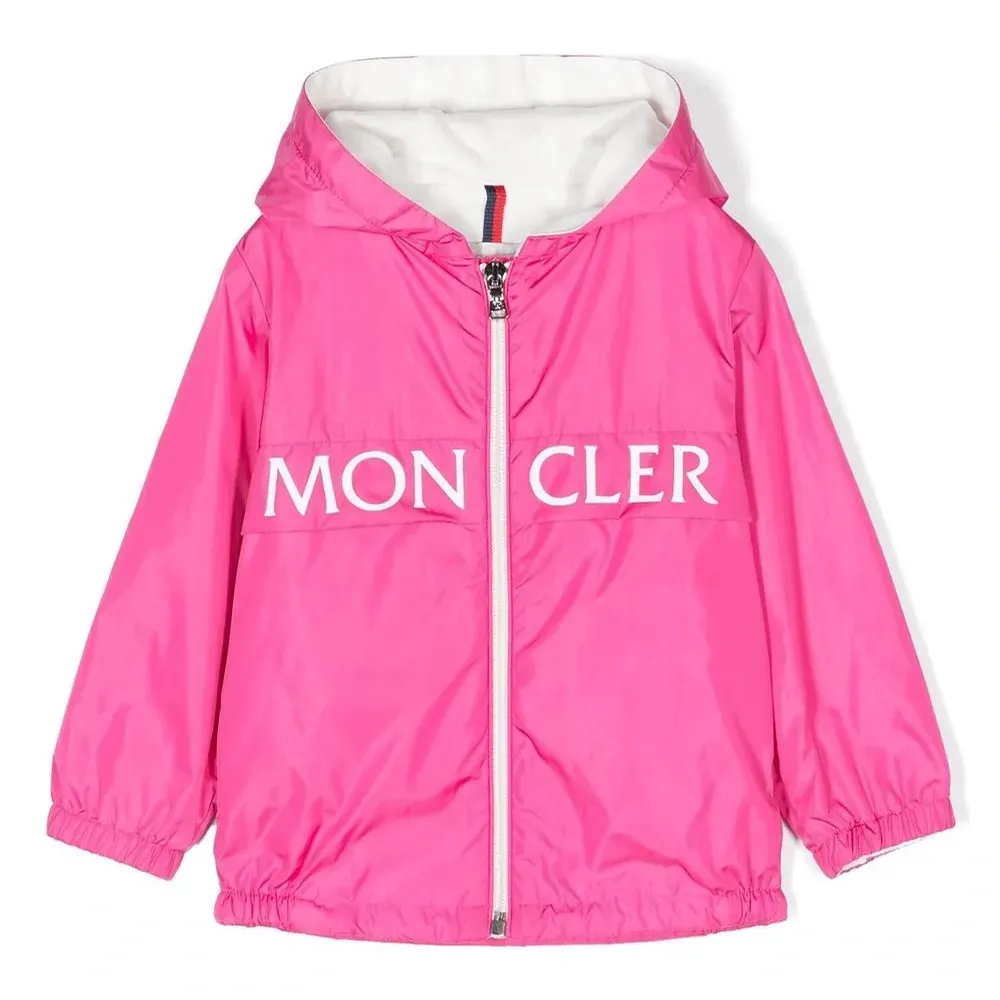 Куртка с капюшоном и логотипом