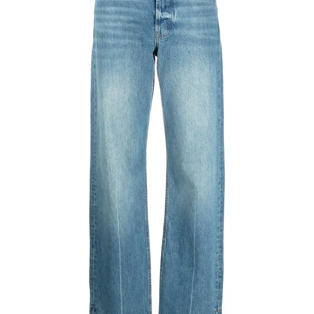 Прямые джинсы с разрезами