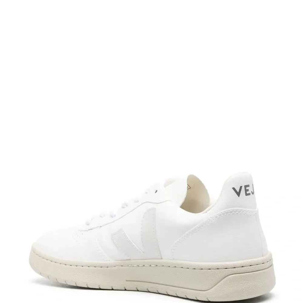 Кроссовки V-10