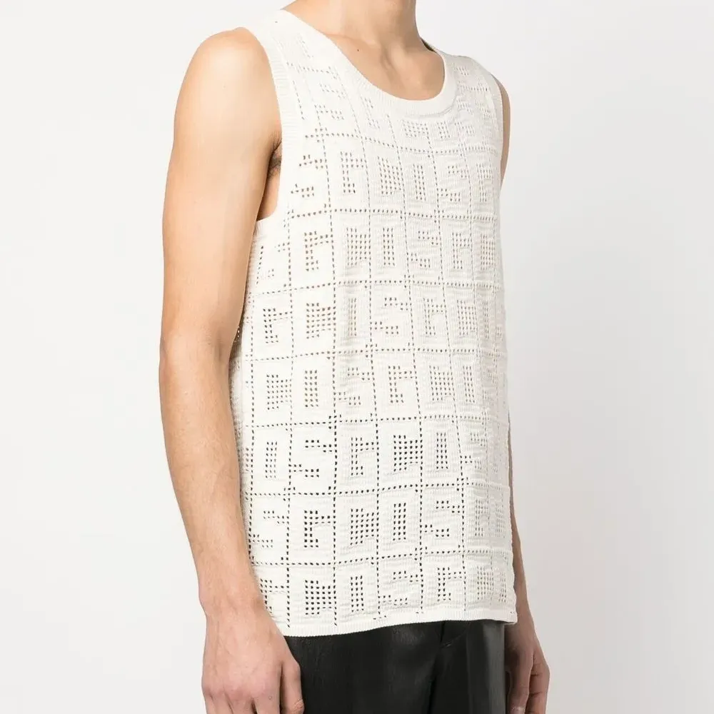 Топ в технике макраме с монограммой