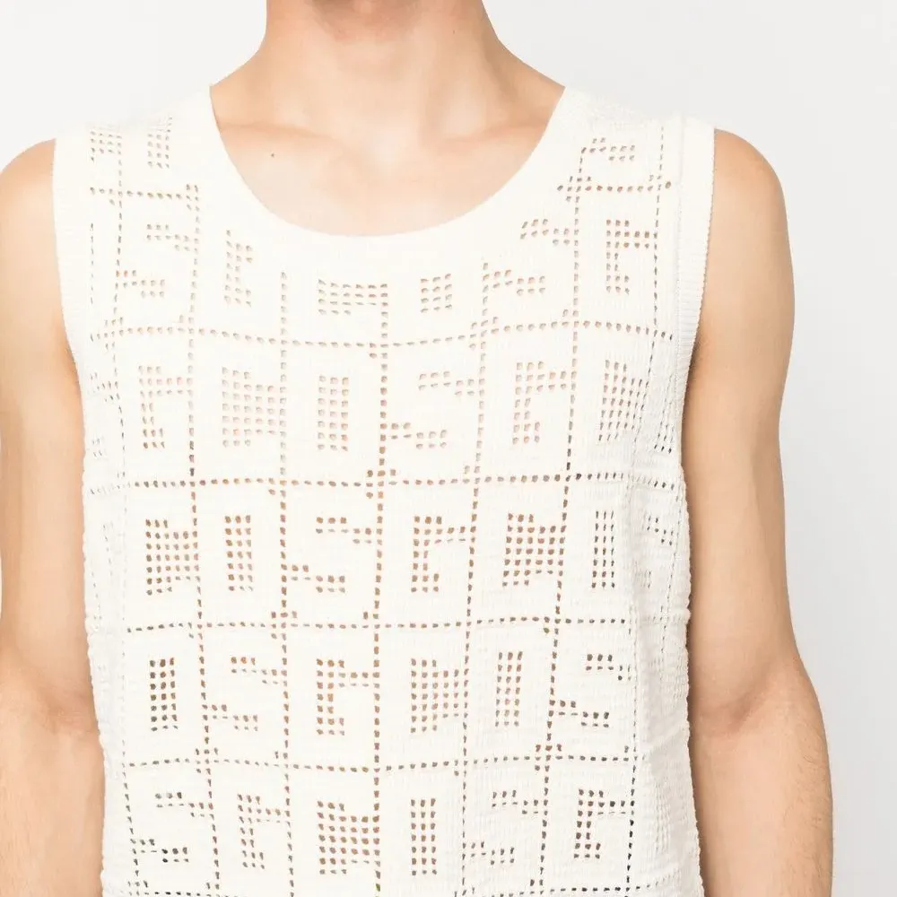 Топ в технике макраме с монограммой