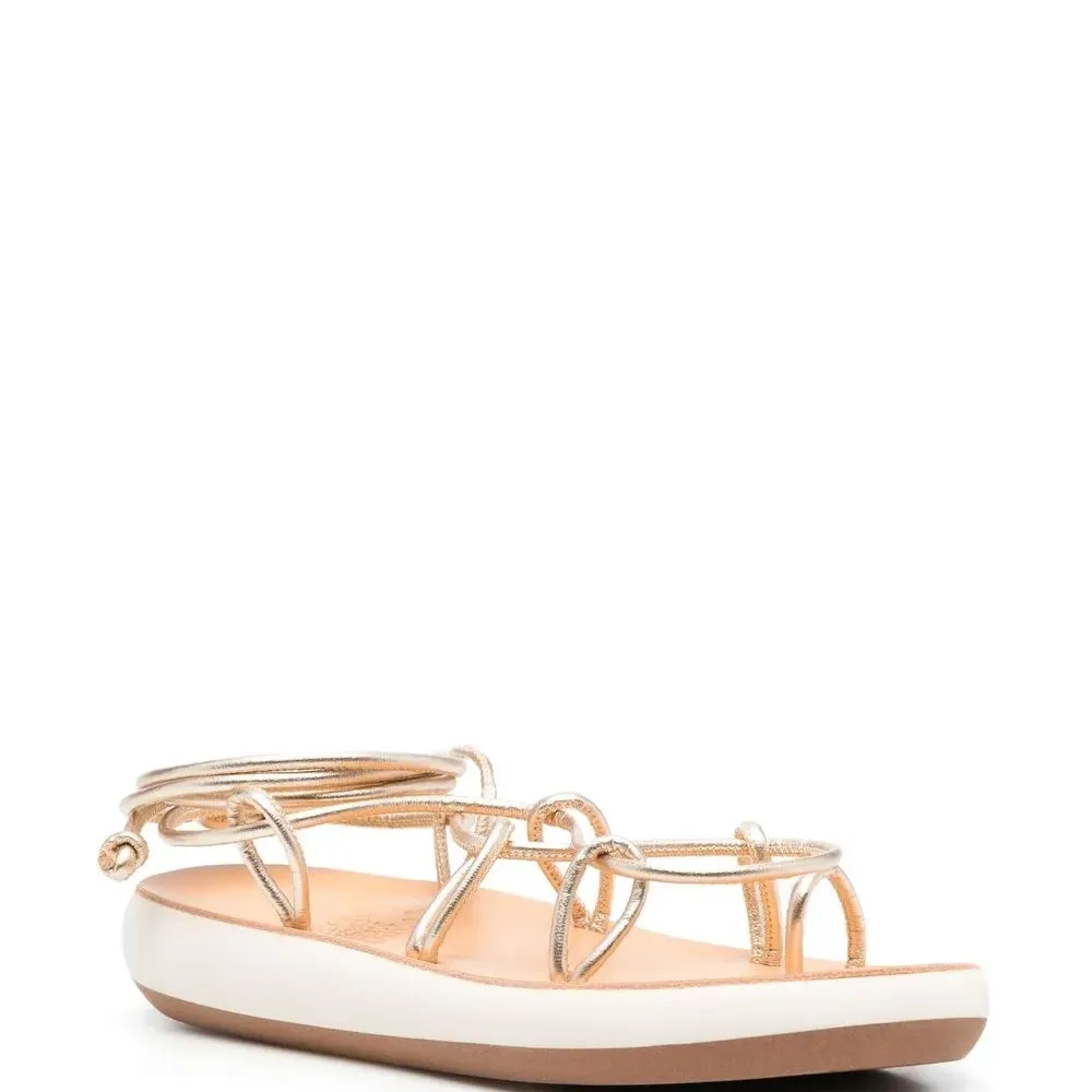 Сандалии со шнуровкой