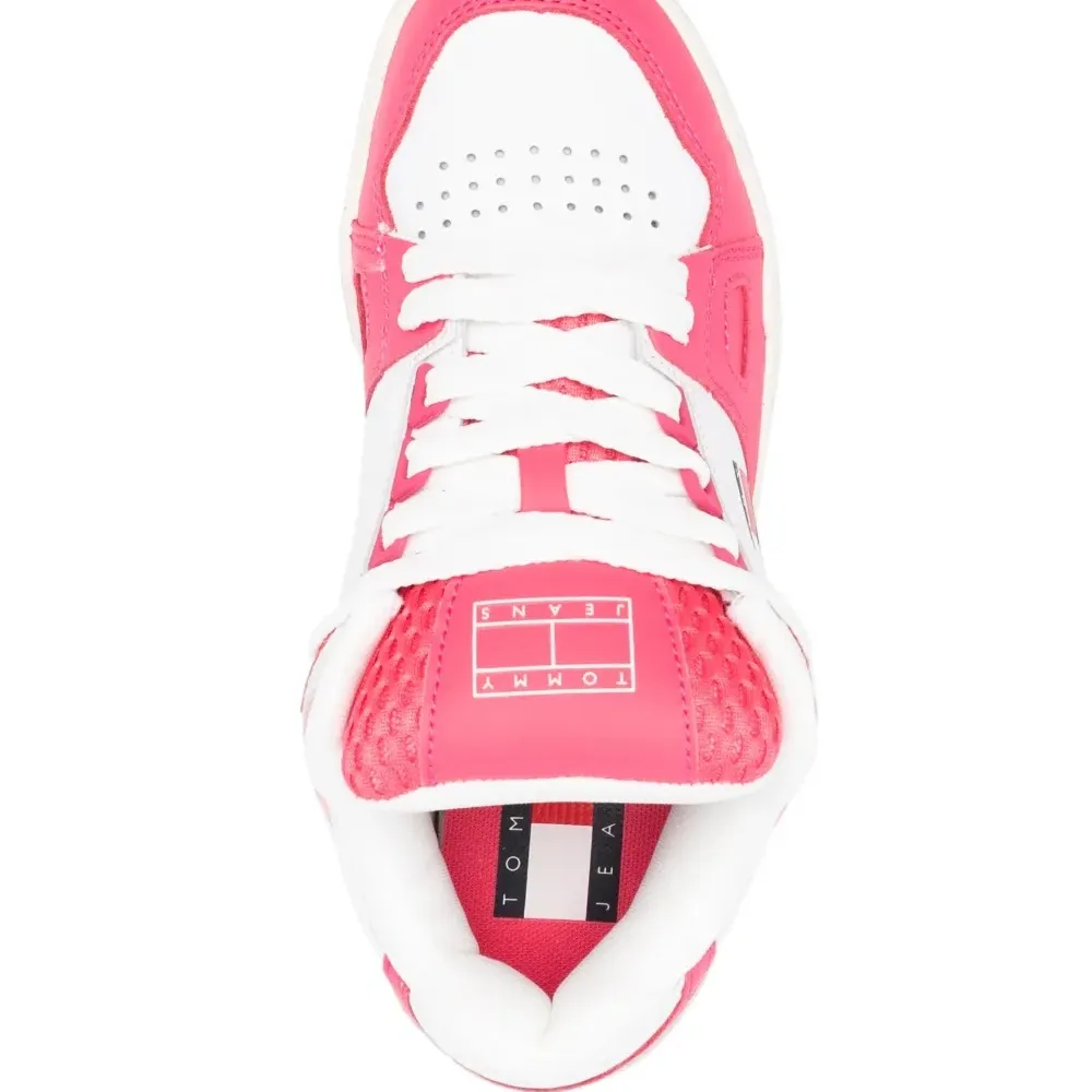 Двухцветные кроссовки со вставками