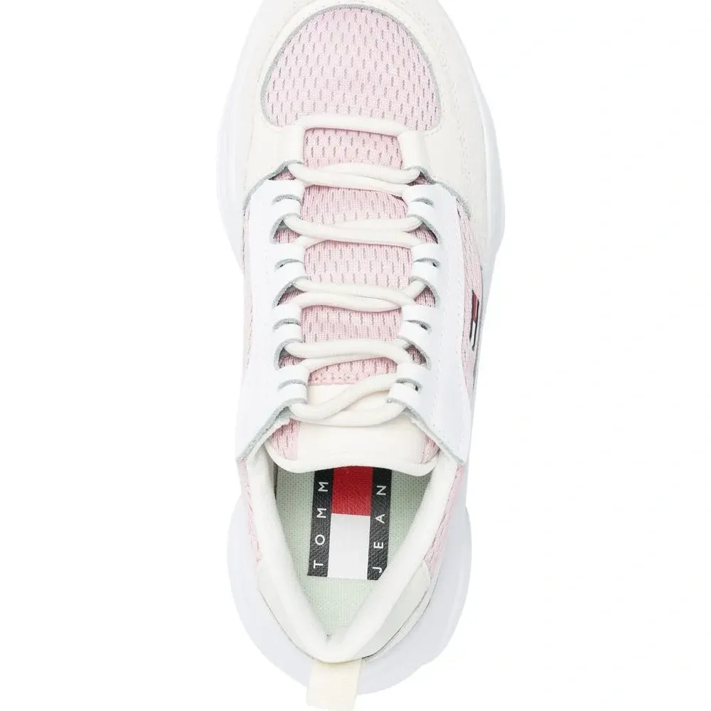 Кроссовки на шнуровке