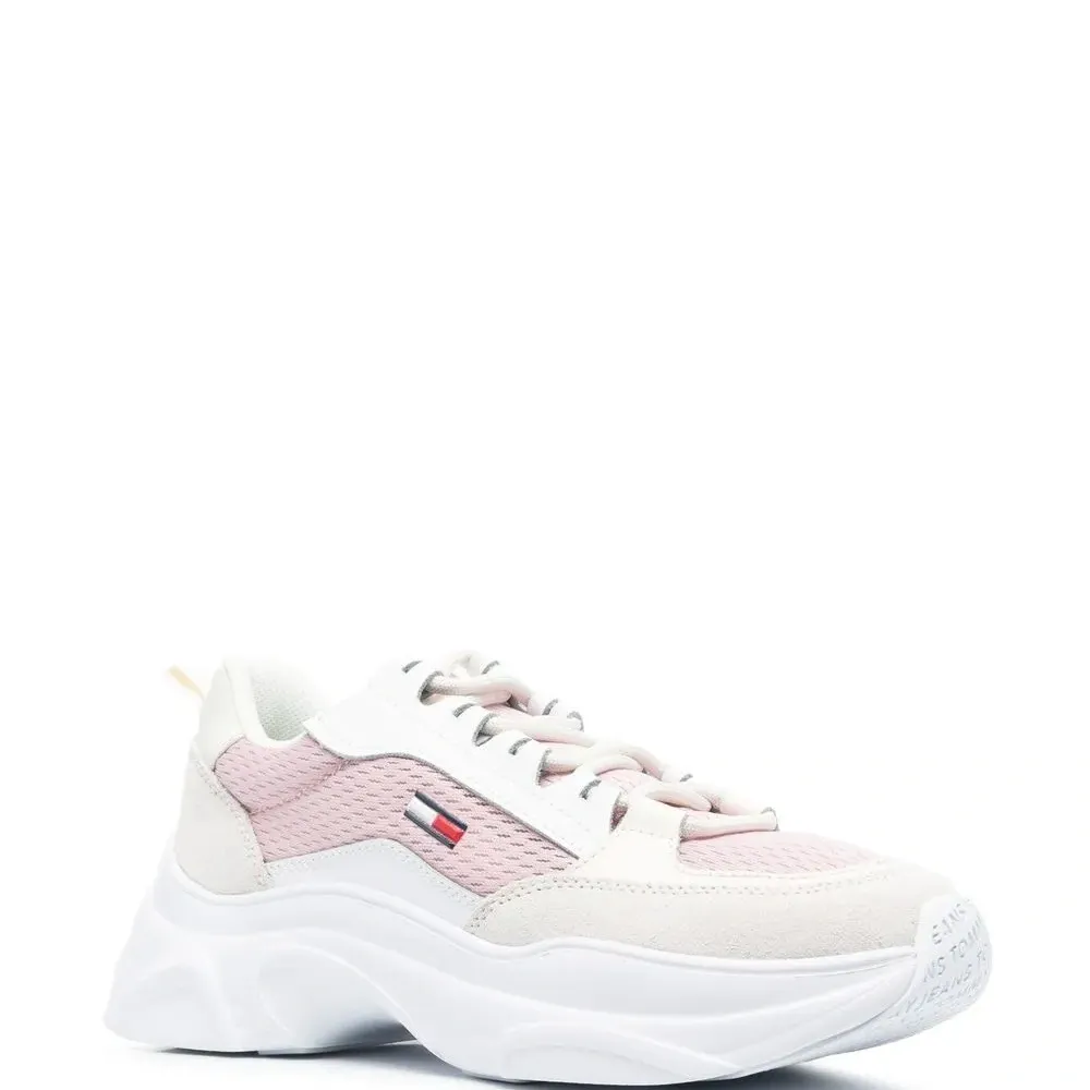 Кроссовки на шнуровке