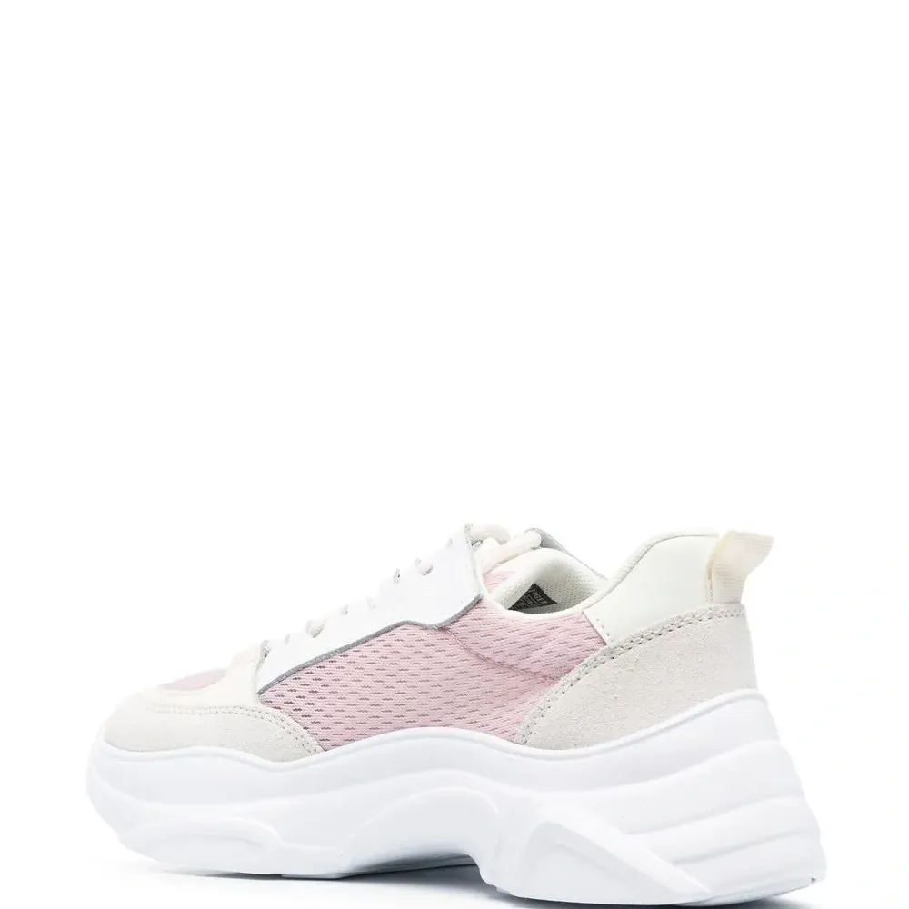 Кроссовки на шнуровке