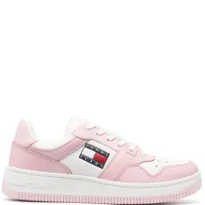 Кроссовки с тисненым логотипом