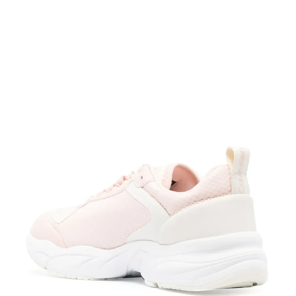 Кроссовки с логотипом