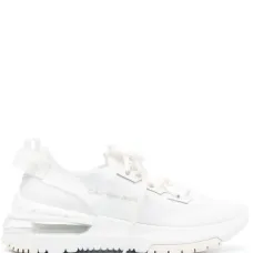 Кроссовки на шнуровке