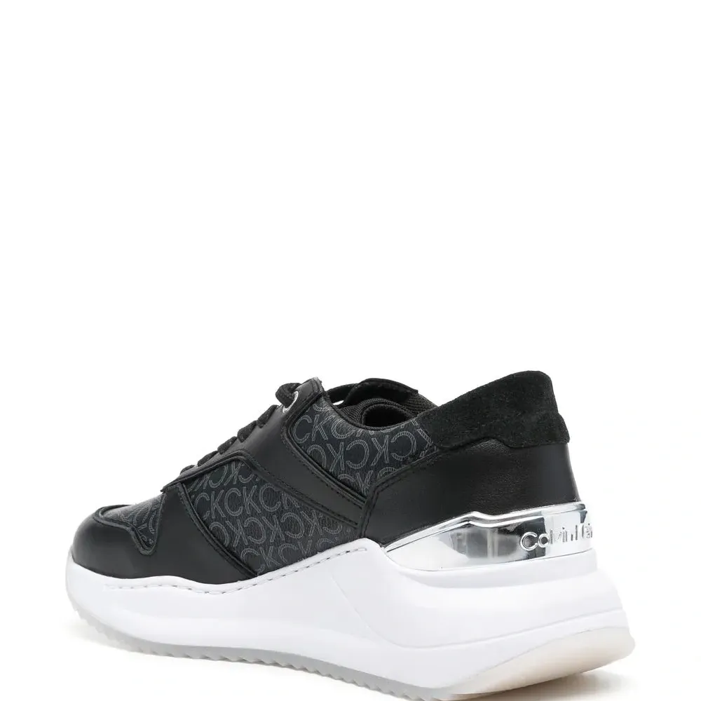 Кроссовки со вставками