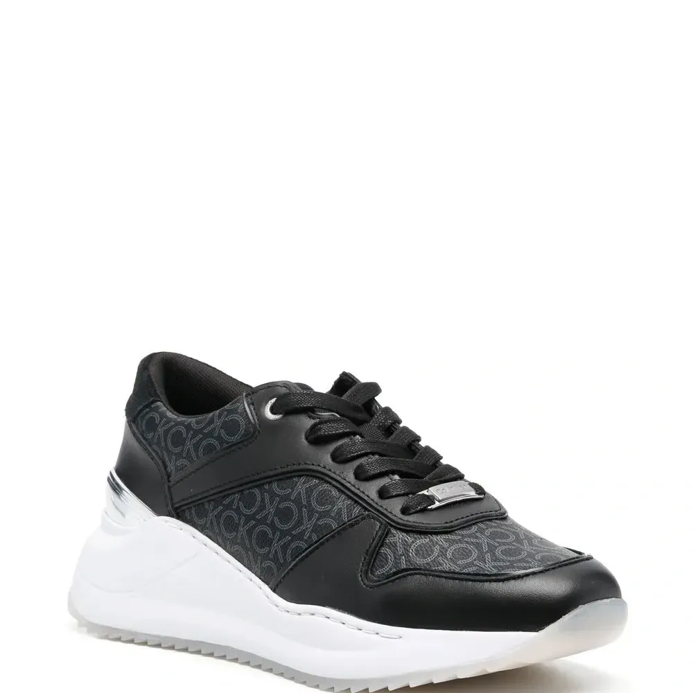 Кроссовки со вставками