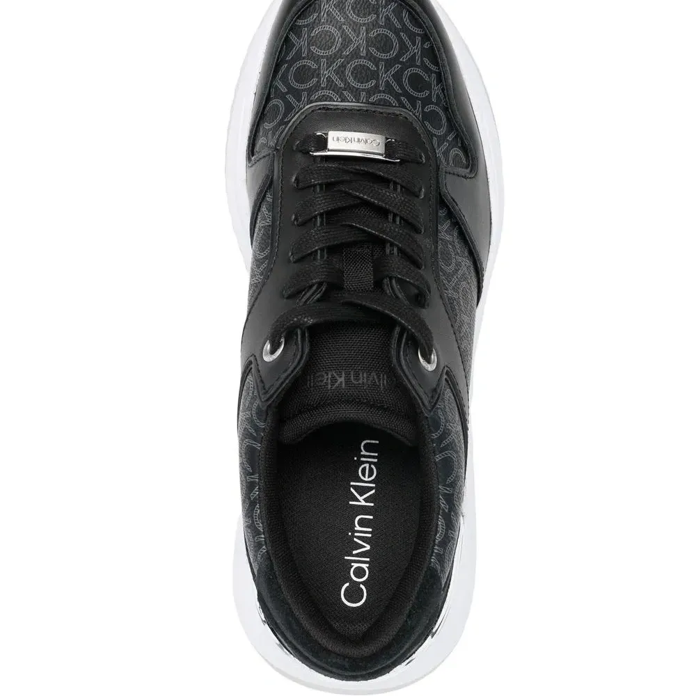 Кроссовки со вставками