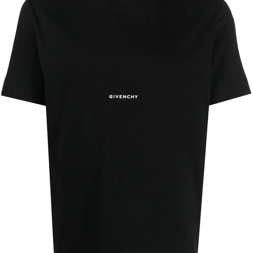 Футболка с логотипом