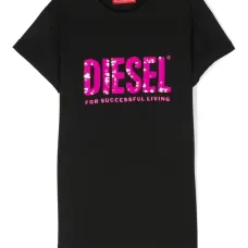 футболка с логотипом и пайетками