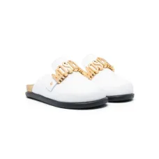 шлепанцы с логотипом