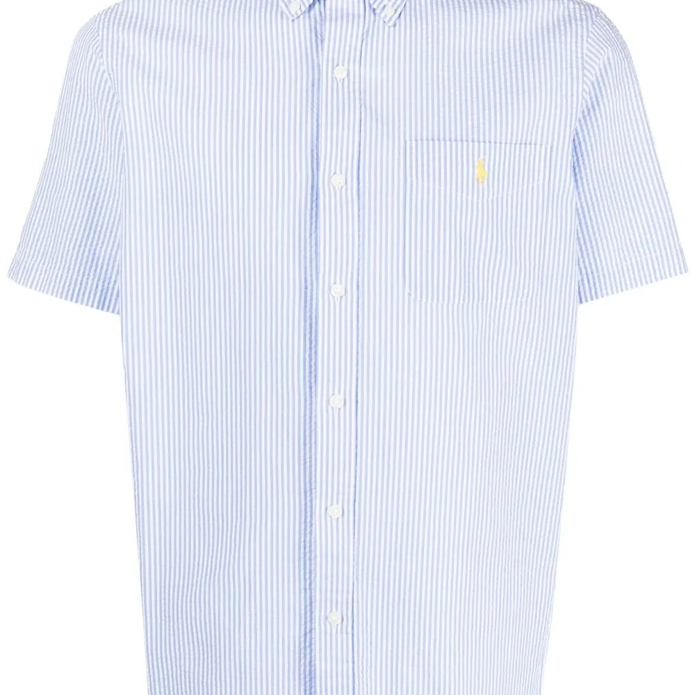 Рубашка с вышитым логотипом