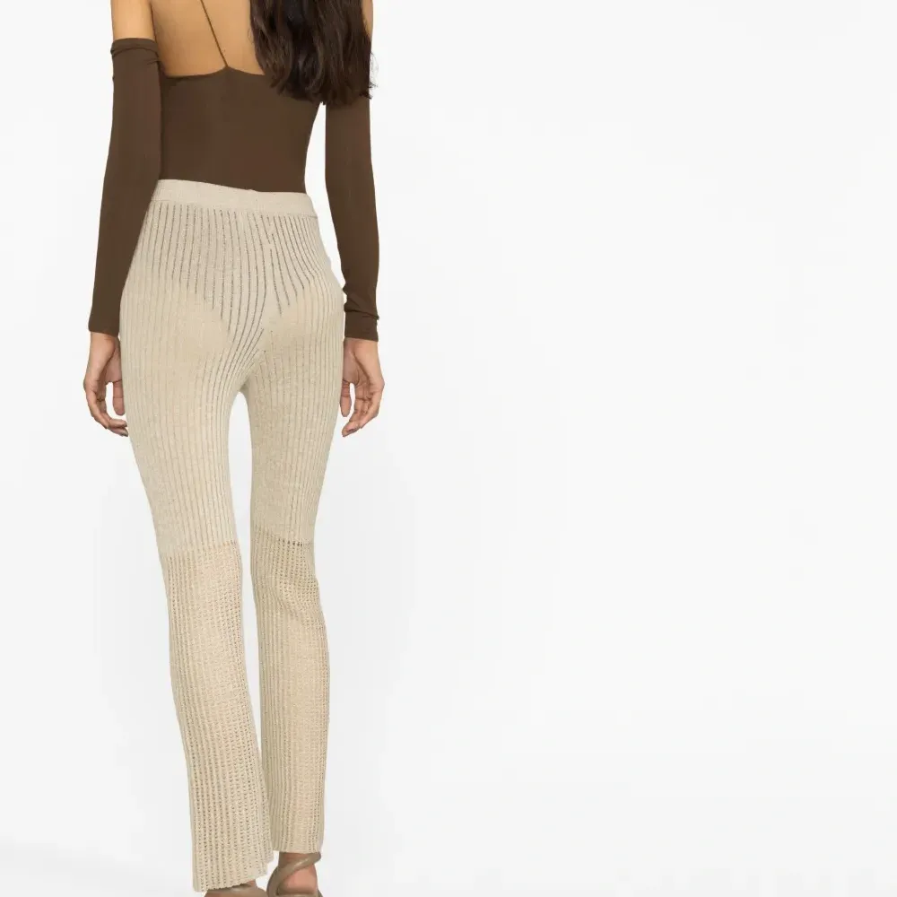 Брюки в рубчик с завышенной талией