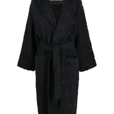 Халат с тисненым логотипом из коллаборации с Raf