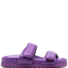 Шлепанцы из коллаборации с Pernille Teisbaek