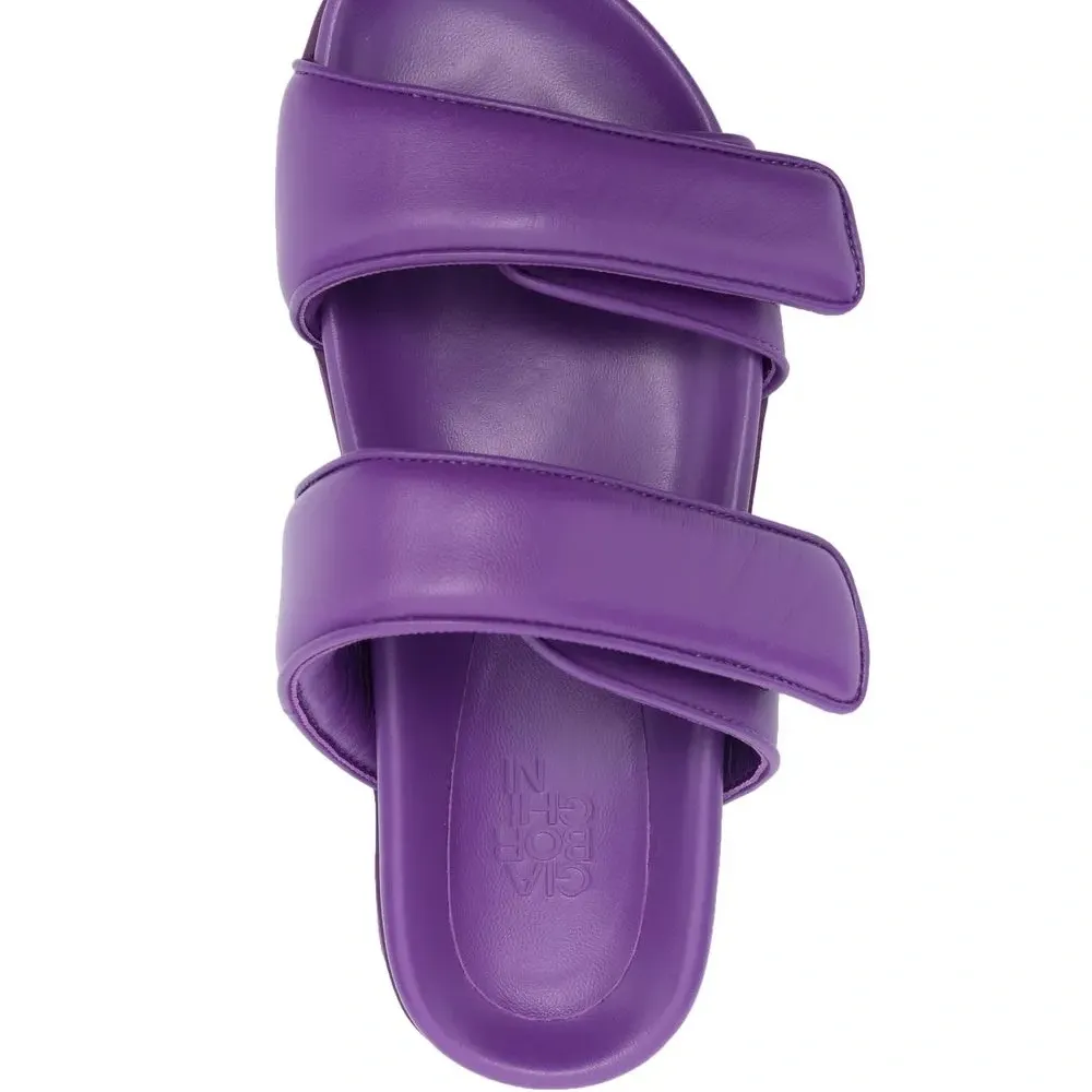 Шлепанцы из коллаборации с Pernille Teisbaek