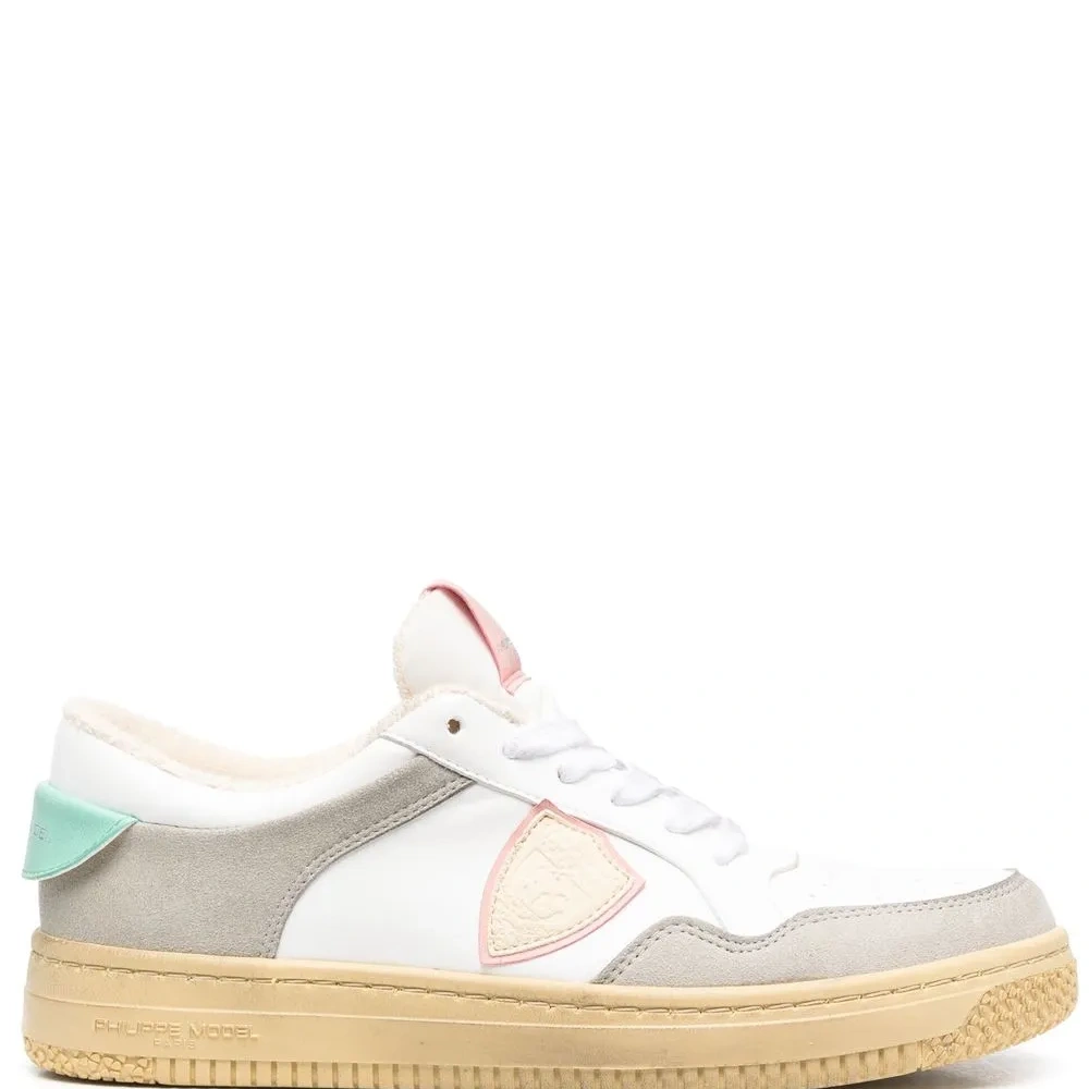 Кроссовки в стиле колор-блок