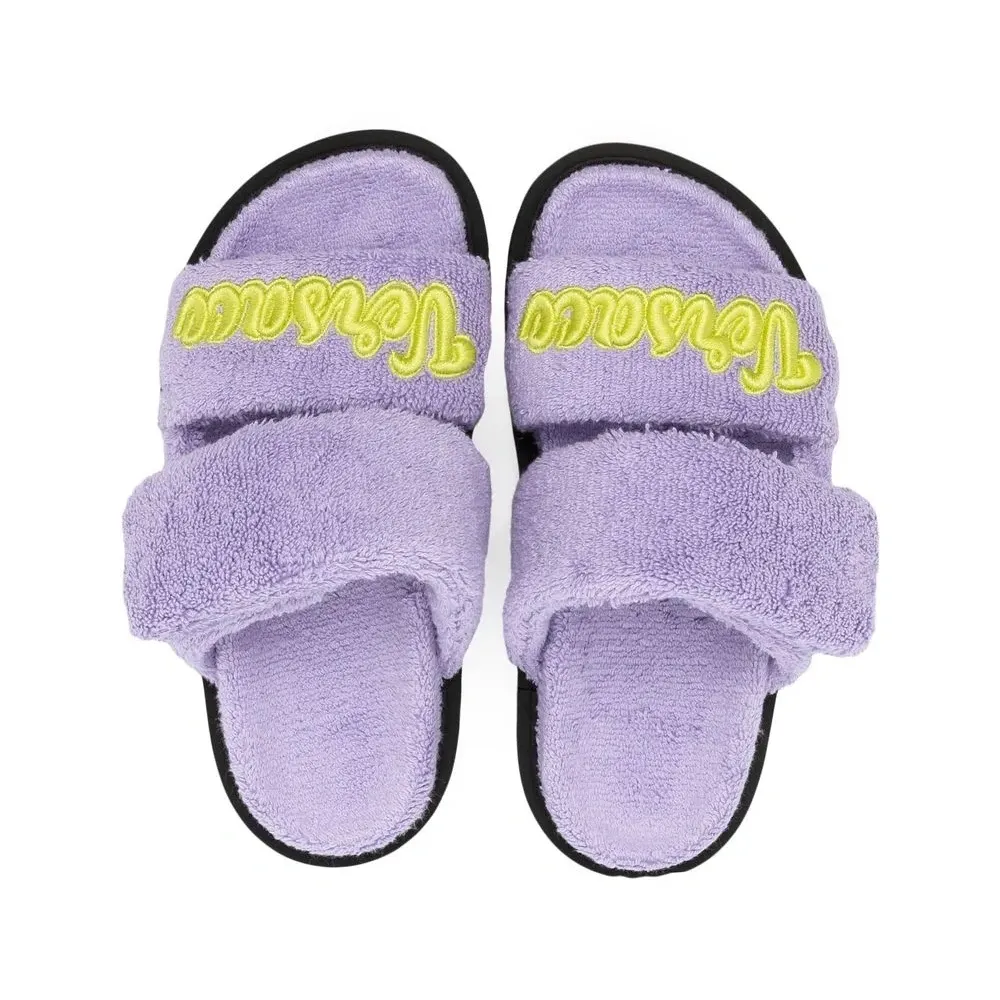 Шлепанцы с нашивкой-логотипом