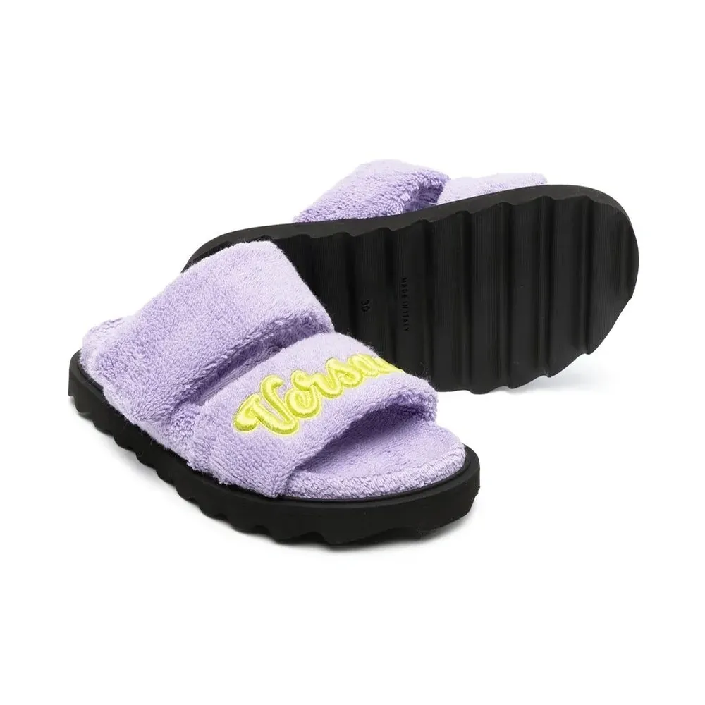 Шлепанцы с нашивкой-логотипом