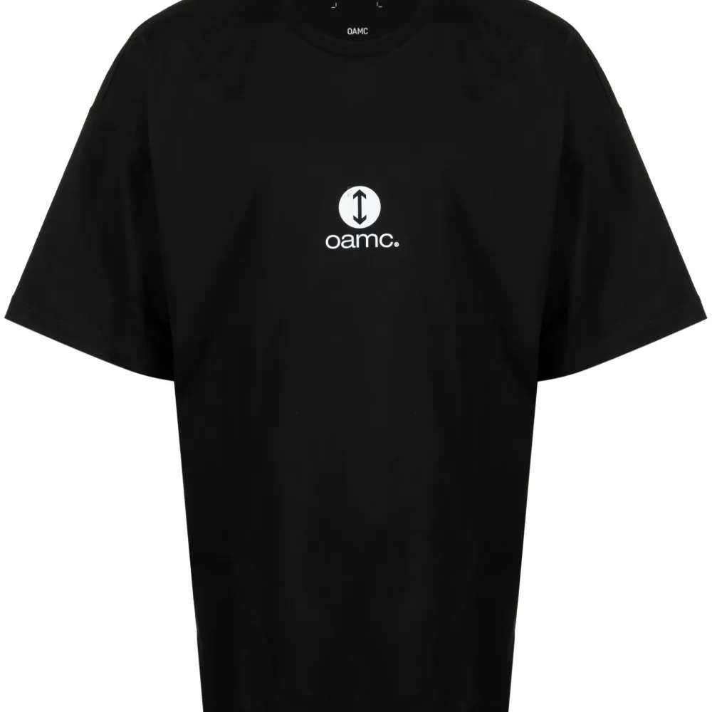 Футболка с нашивкой