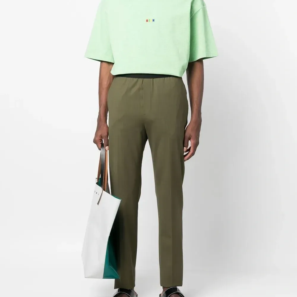 Футболка с вышитым логотипом