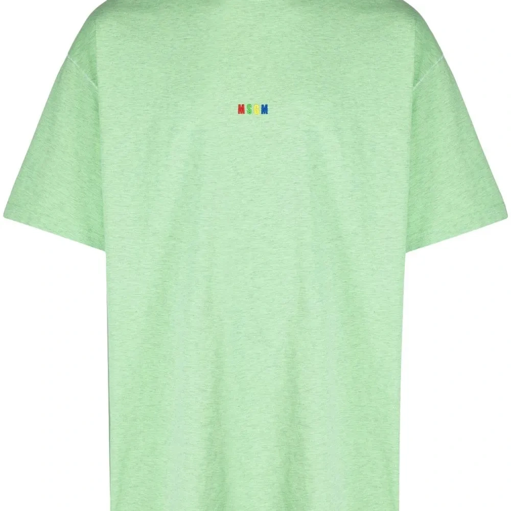 Футболка с вышитым логотипом