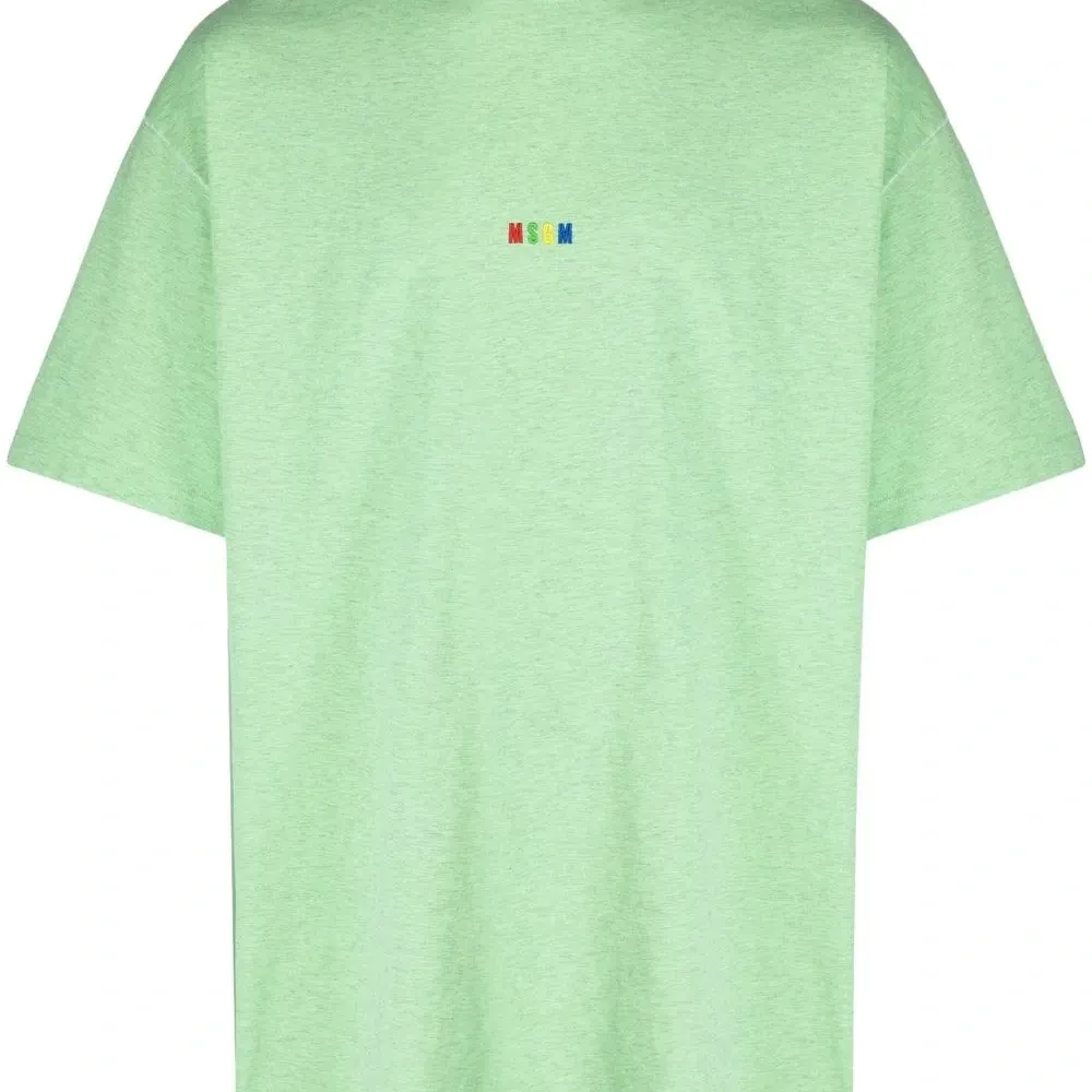 Футболка с вышитым логотипом