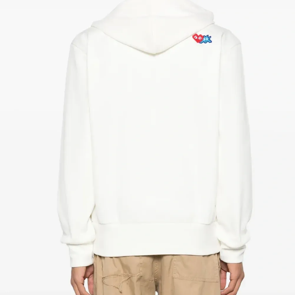 Худи из коллаборации с the Artist Invader Худи из коллаборации с the Artist Invader