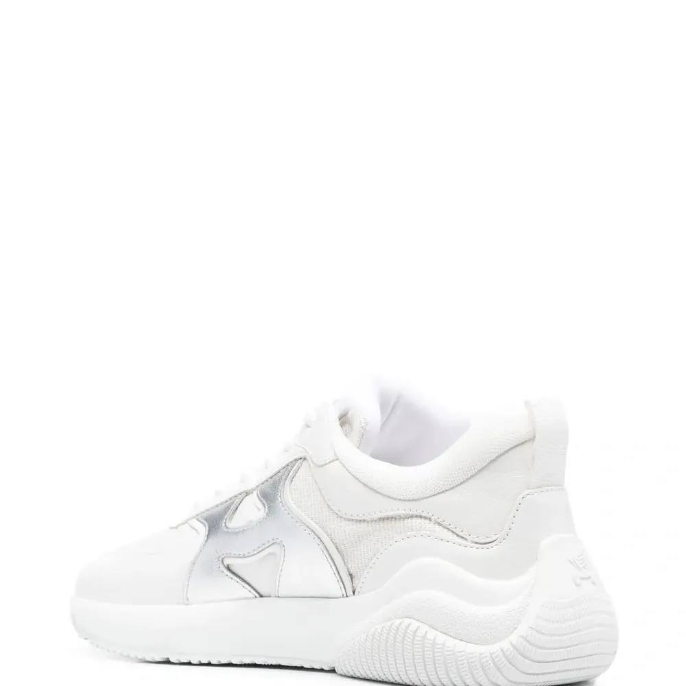 Кроссовки на шнуровке