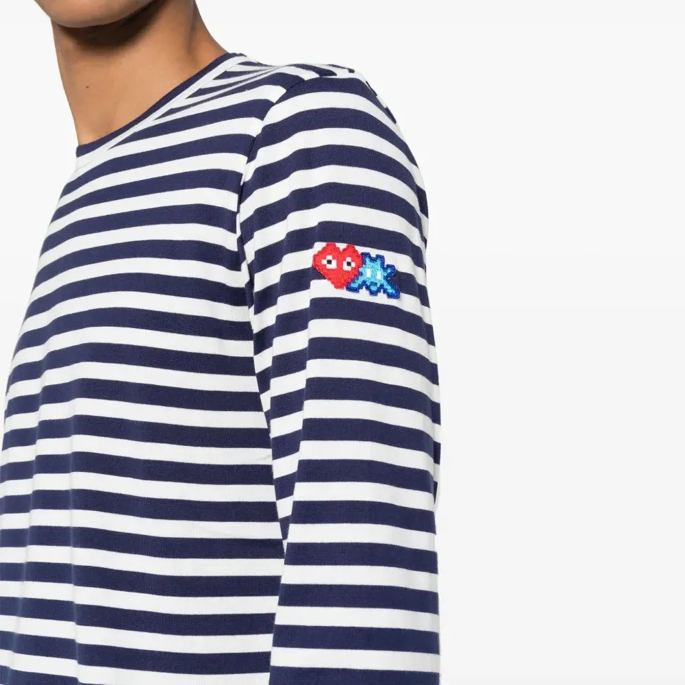 Футболка из коллаборации с the Artist Invader Футболка из коллаборации с the Artist Invader