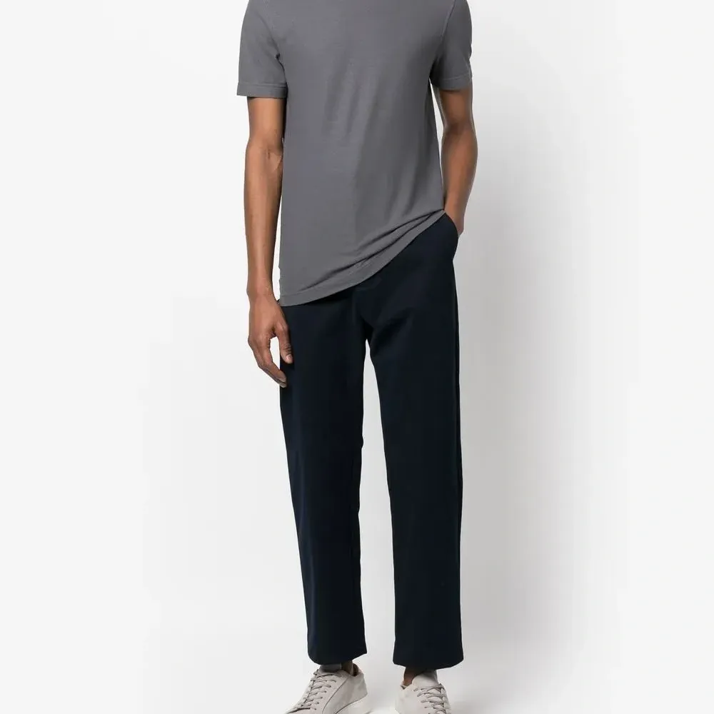 Футболка с круглым вырезом