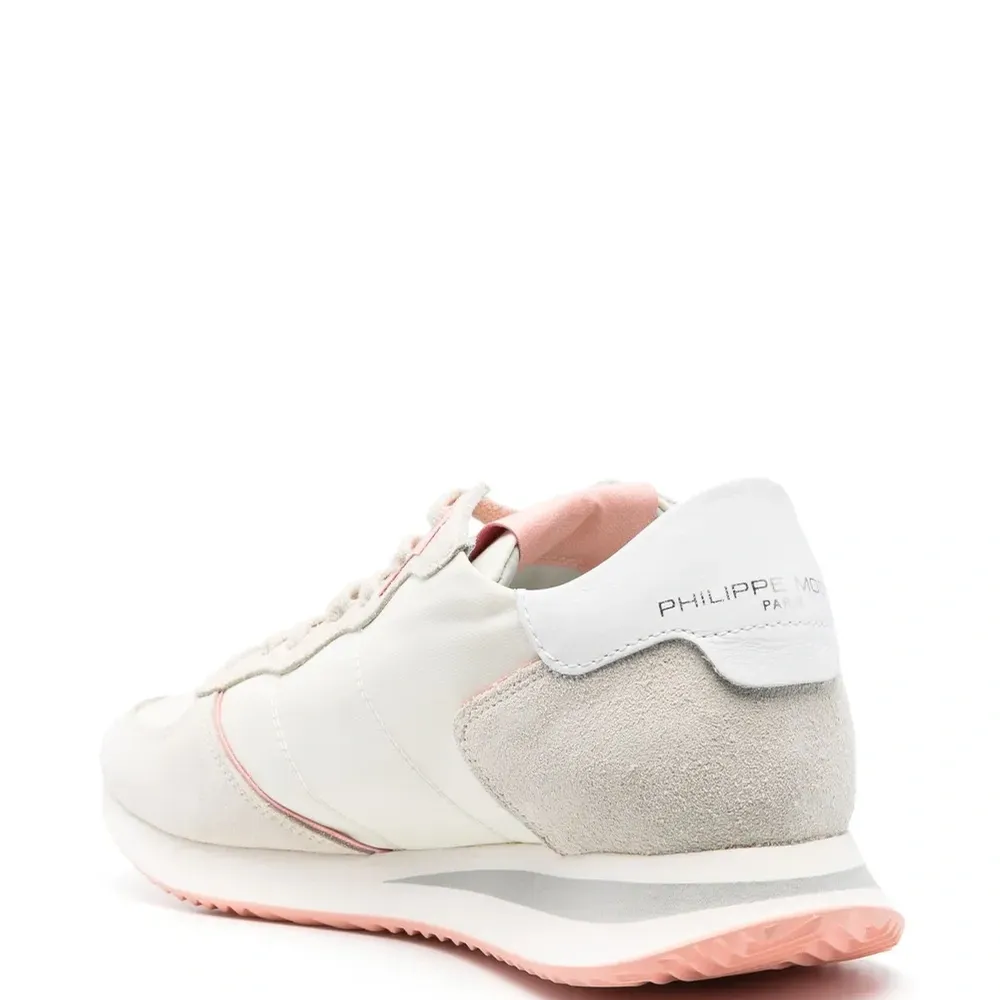 Кроссовки с нашивкой-логотипом