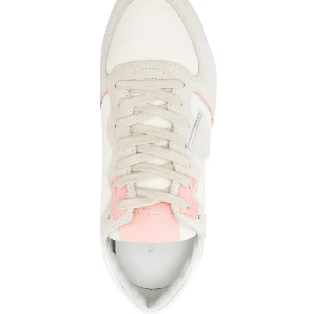 Кроссовки с нашивкой-логотипом