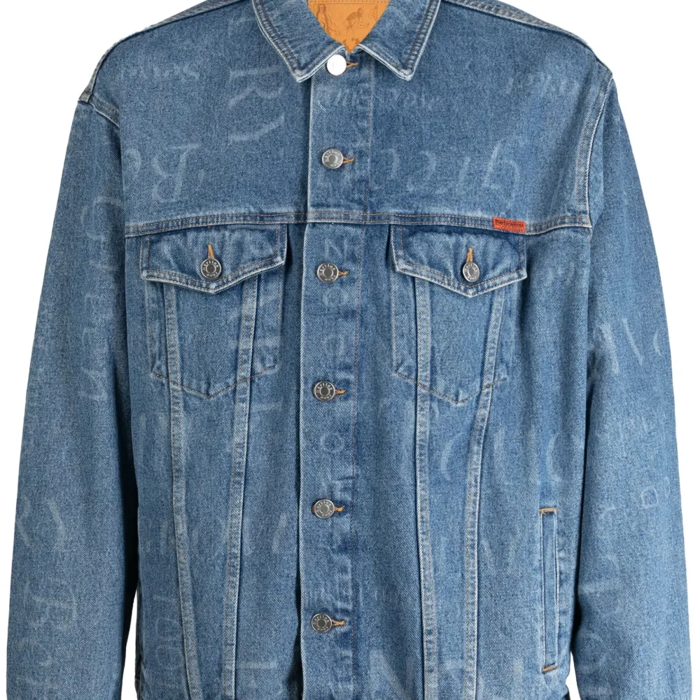 Джинсовая куртка с логотипом