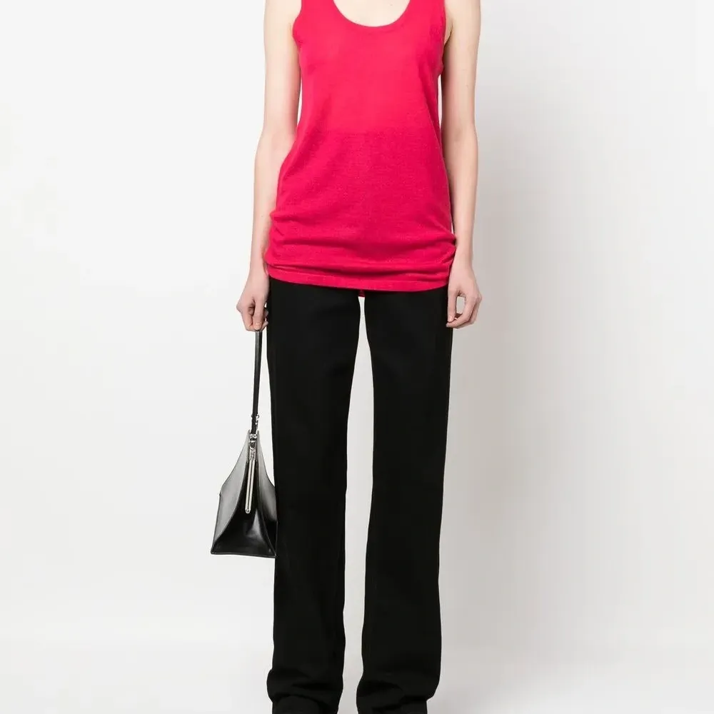 Топ с U-образным вырезом