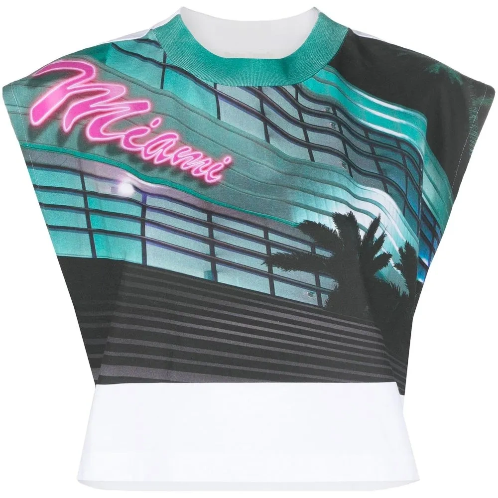 Топ с графичным принтом