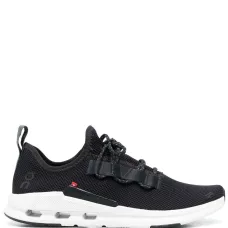 Кроссовки на шнуровке