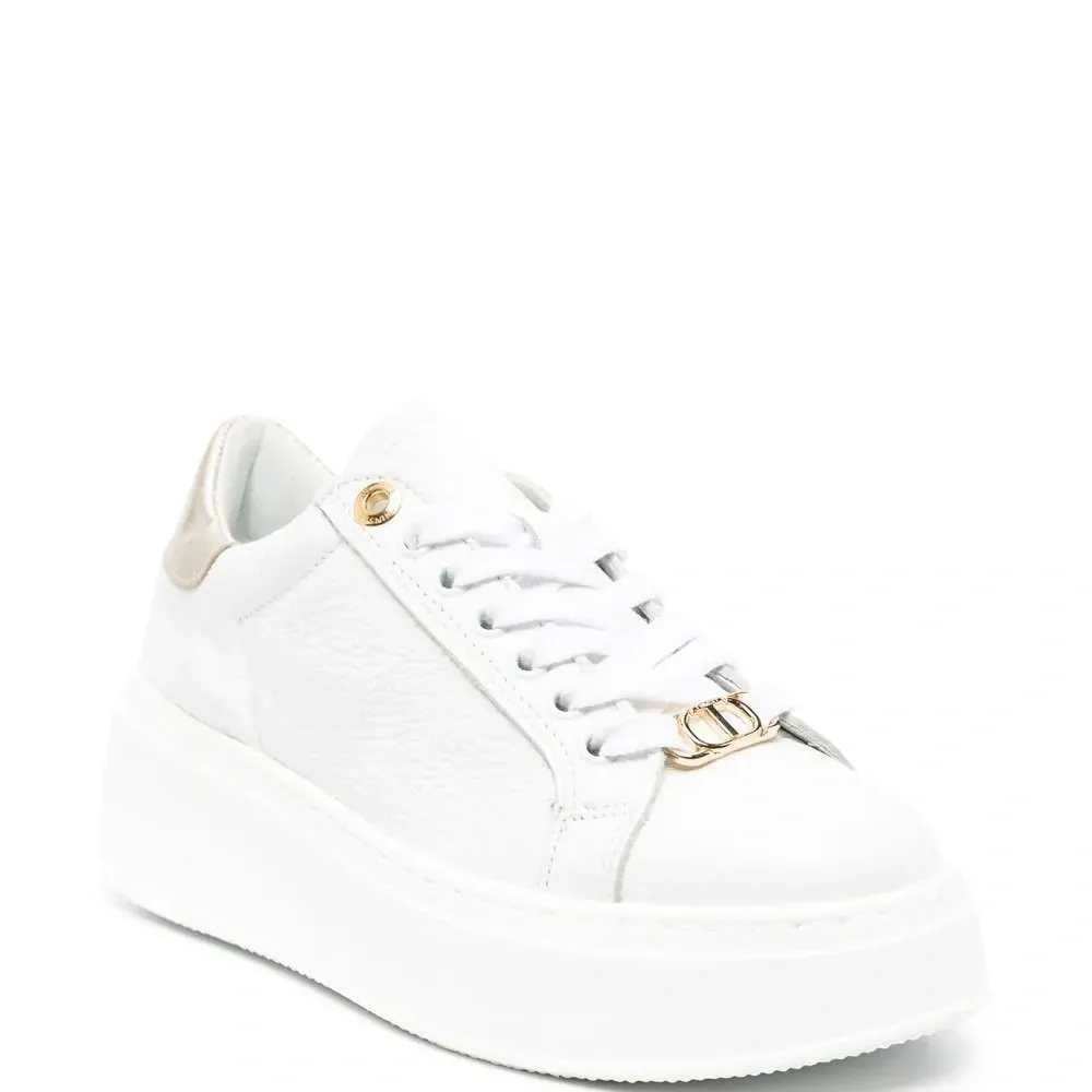 Кожаные кроссовки с контрастной пяткой