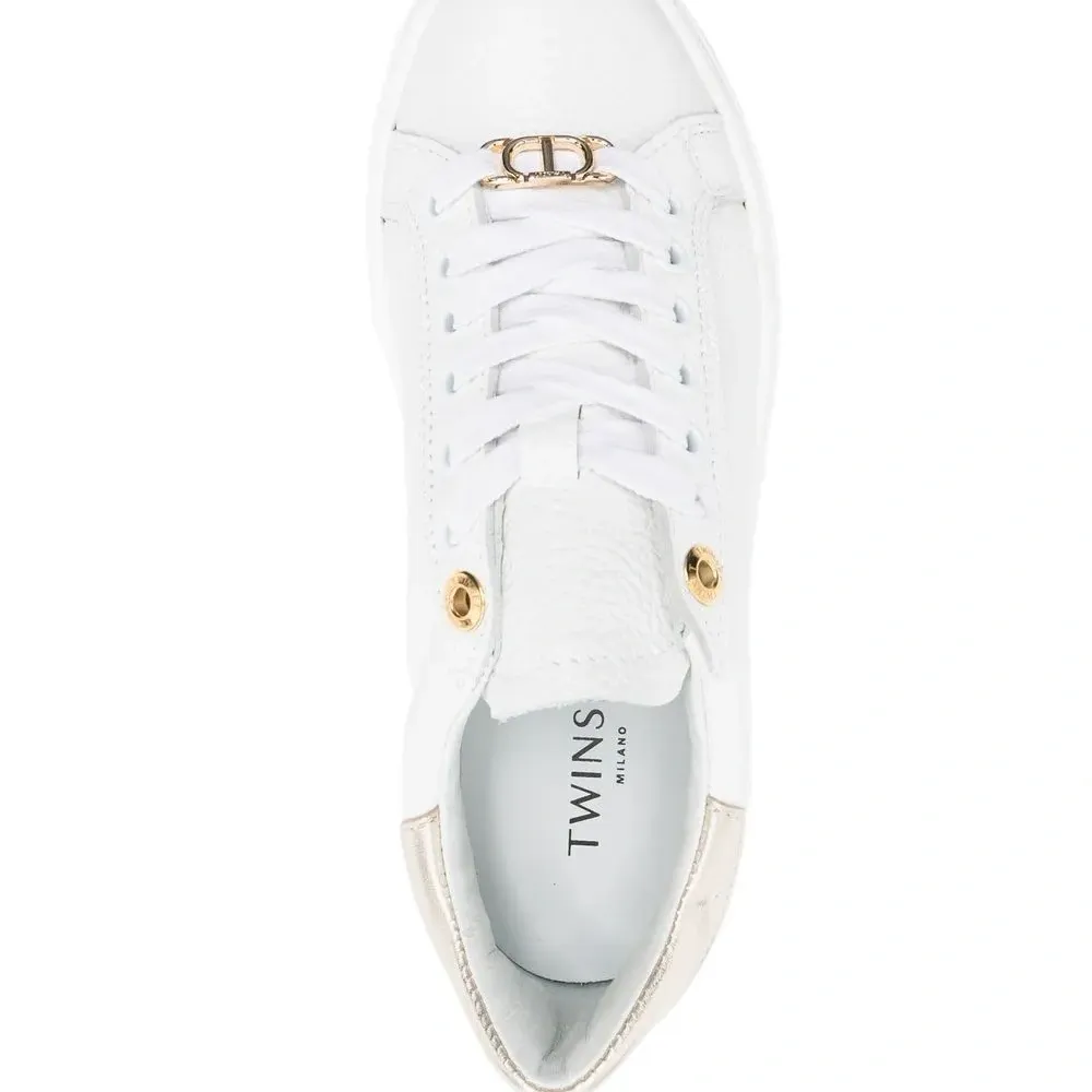 Кожаные кроссовки с контрастной пяткой