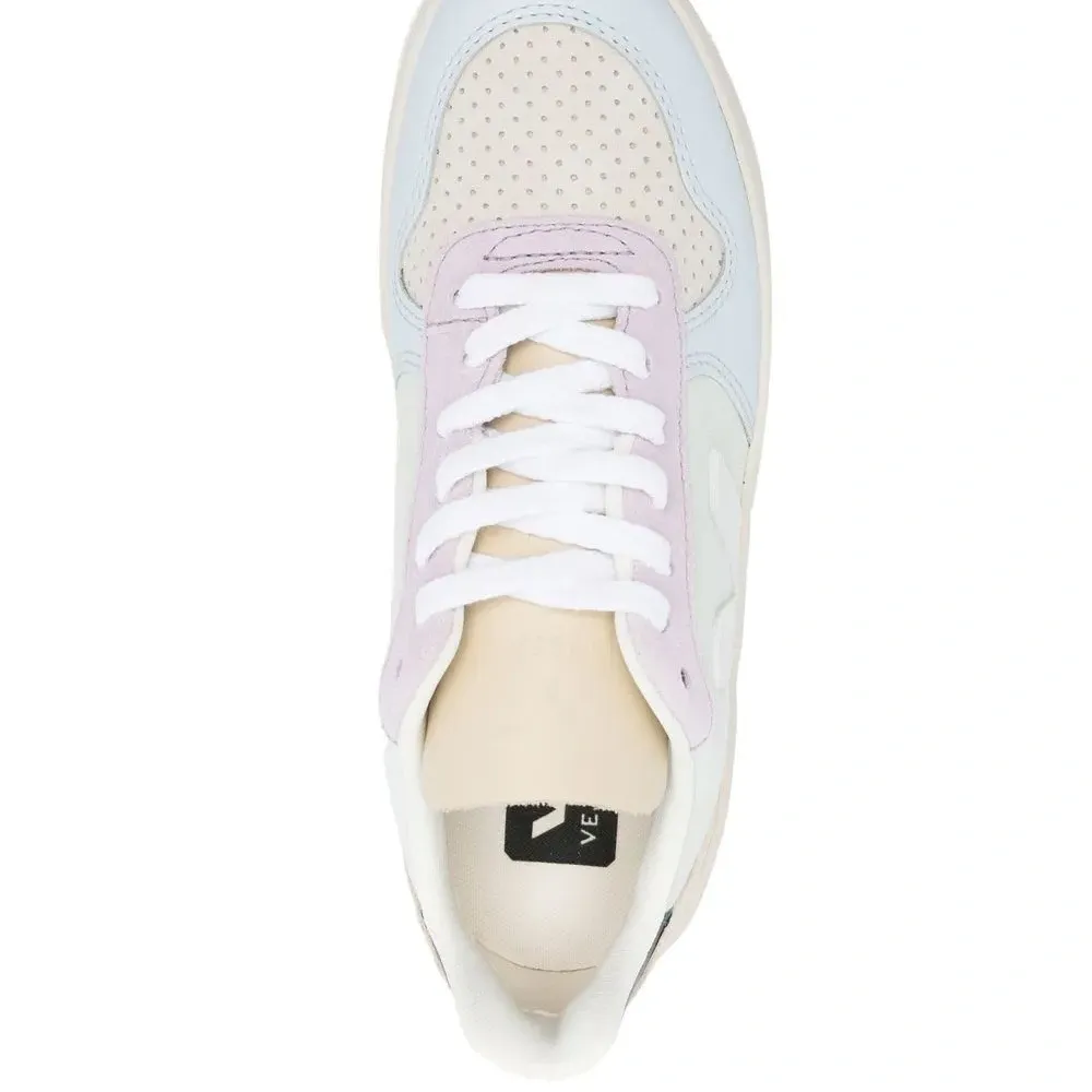 Кроссовки V-10