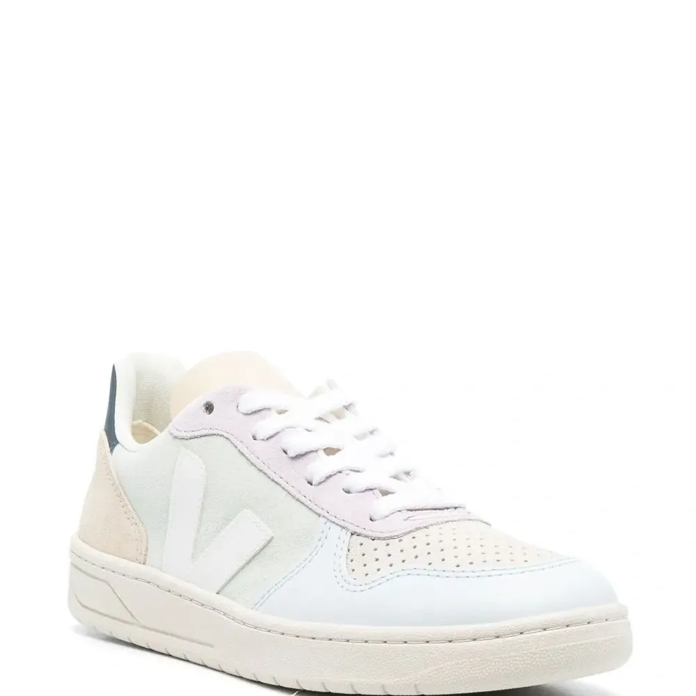 Кроссовки V-10