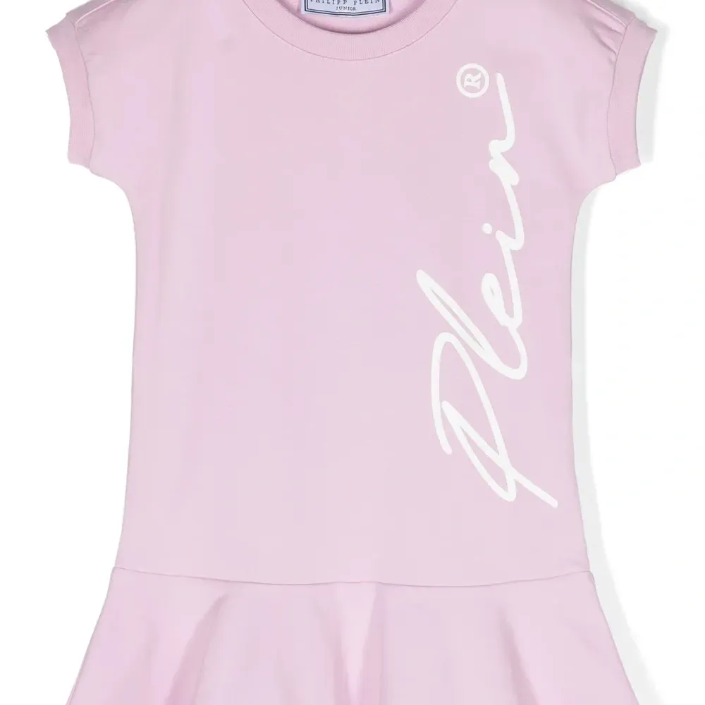 Платье с короткими рукавами и логотипом