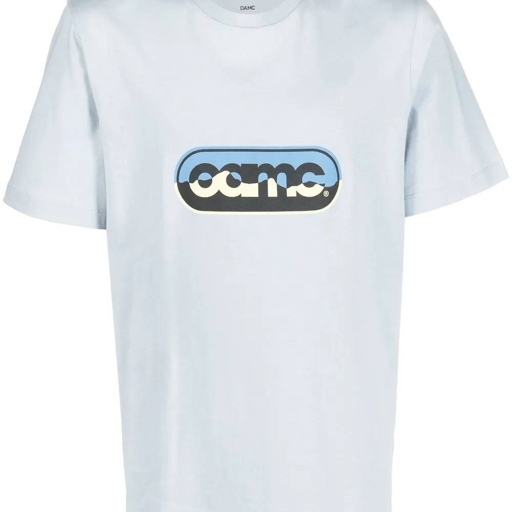 Футболка с логотипом